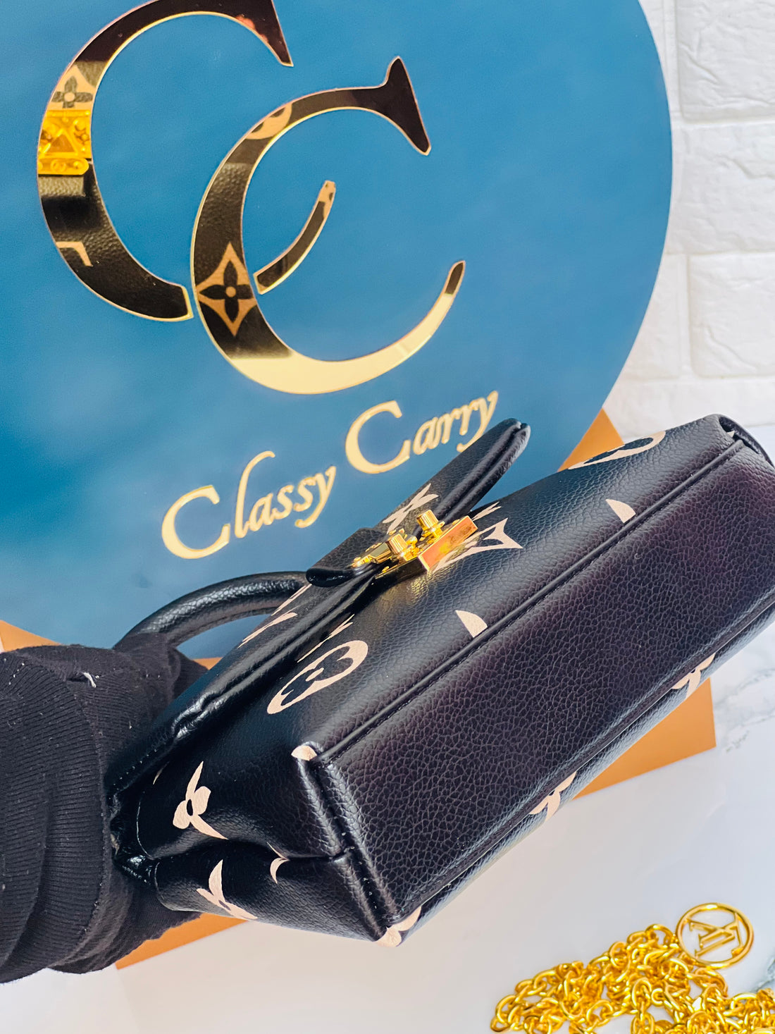 LOUIS VUITTON MONOGRAM MADELEINE MM BAG
