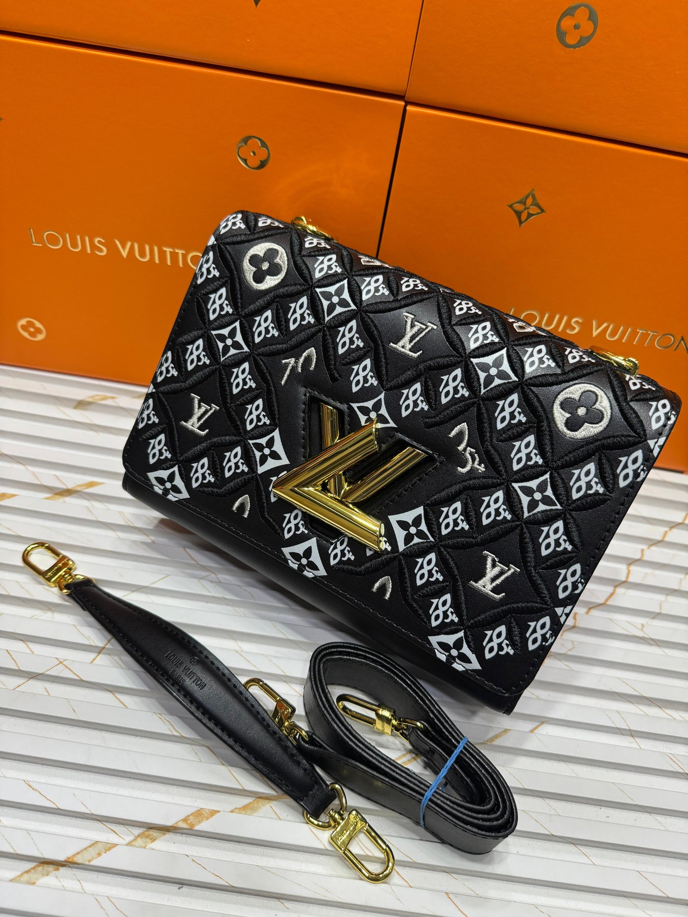 *LOUIS VUITTON
SINCE 1854 TWIST MM BAG
