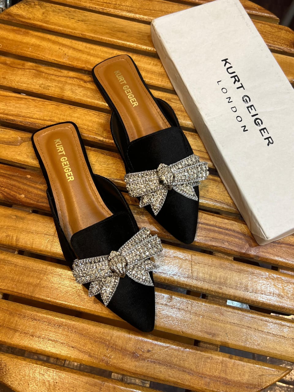 Kurt Geiger
Rhinestone bow Hand emboridy