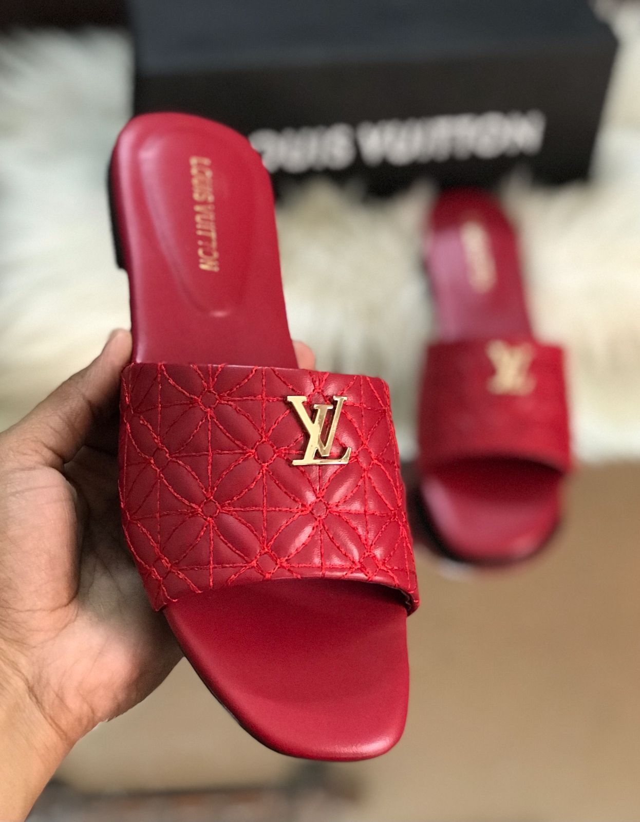 LOUIS VUITTON FLATS