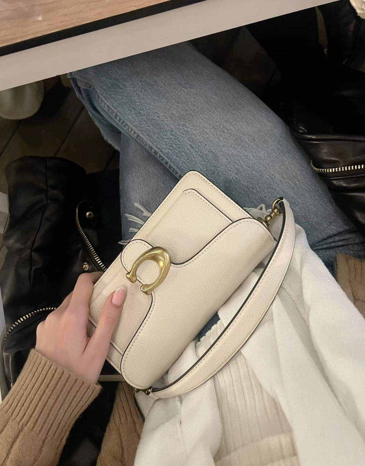 COACH TABBY 20 SHULDER BAG