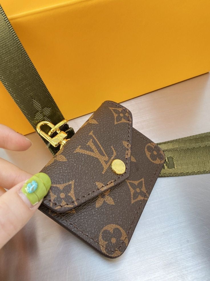 LOUIS VUITTON FELICIE STRAP MONOGRAM BAG