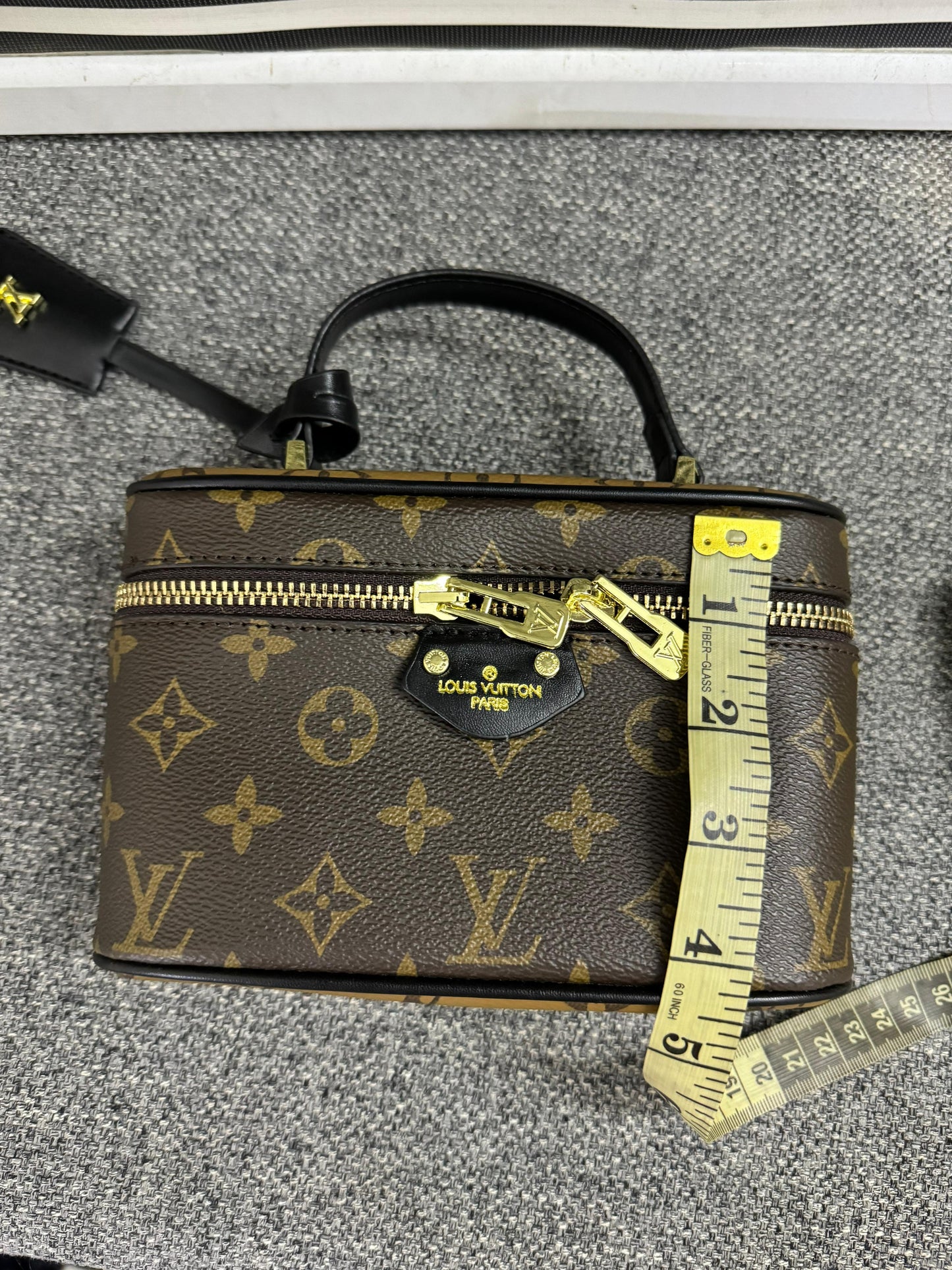 LOUIS VUITTON VANITY CHAIN POUCHETTE - M47125