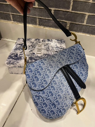 DIOR SADDLE BAG WITH STRAP
BLUE DENIM DIOR OBLIQUE