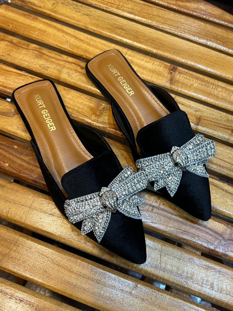 Kurt Geiger
Rhinestone bow Hand emboridy