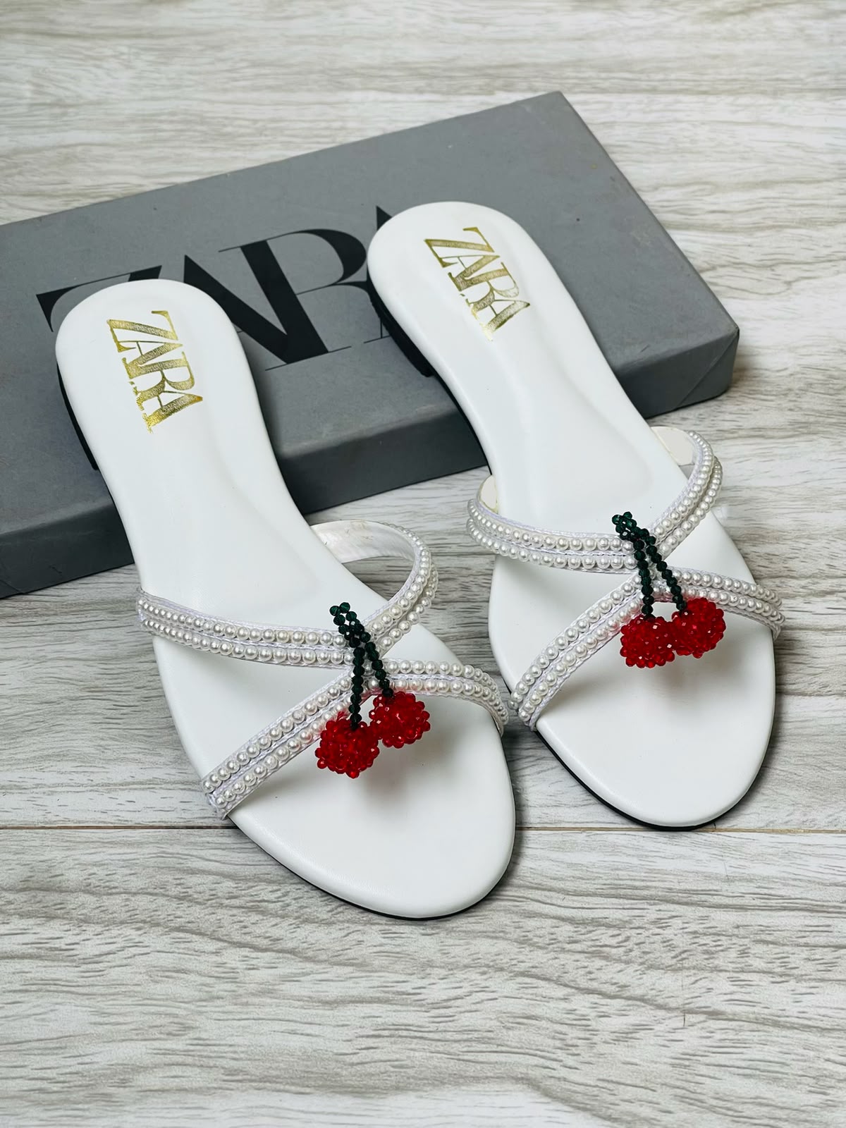 ZARA🍒 FLATS
