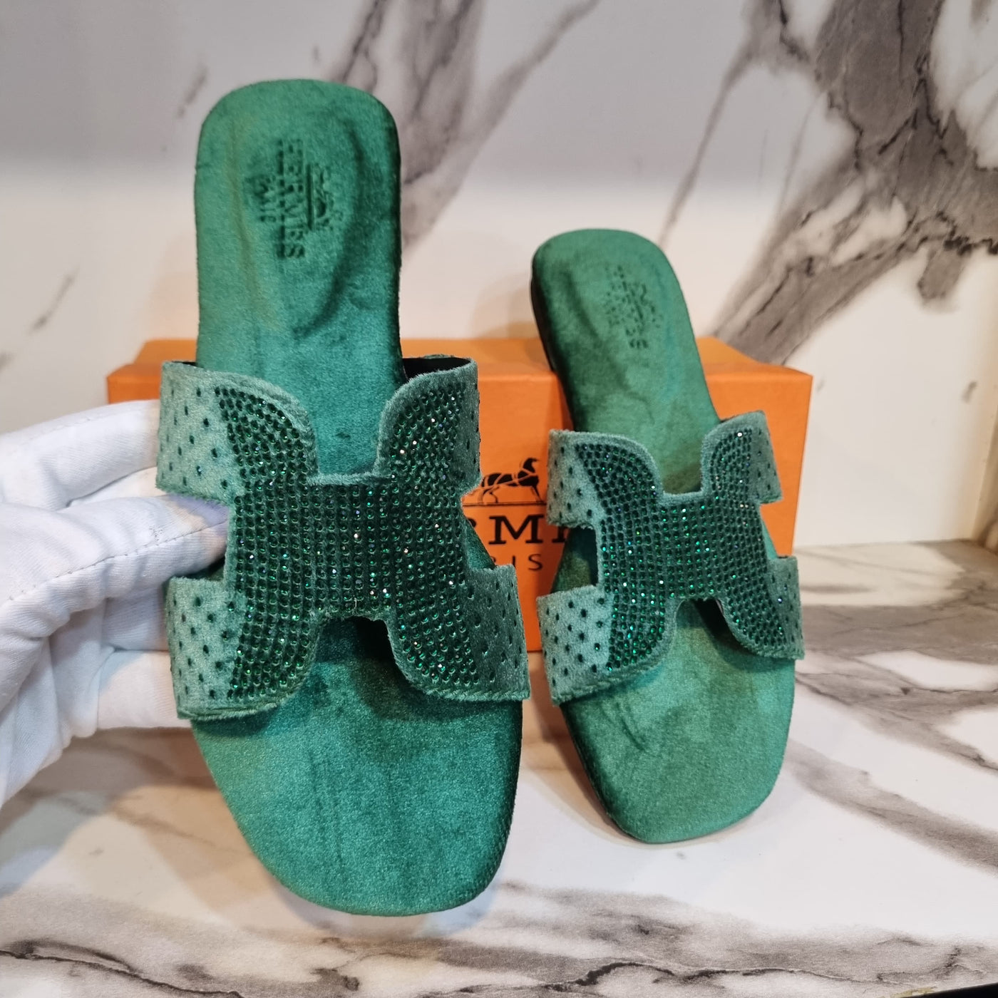 Hermes stone flat