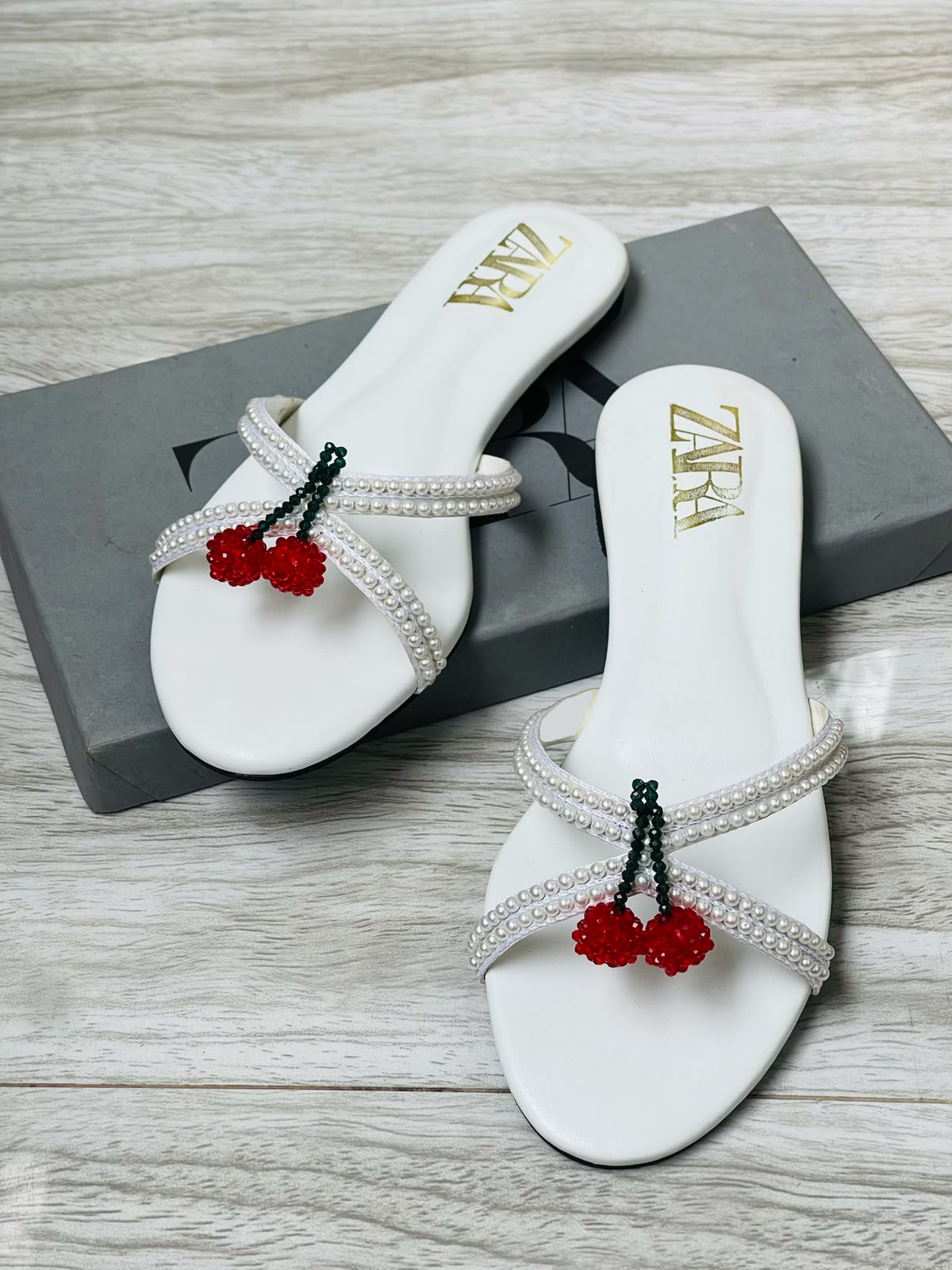 ZARA🍒 FLATS