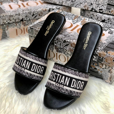 DIOR FLATS