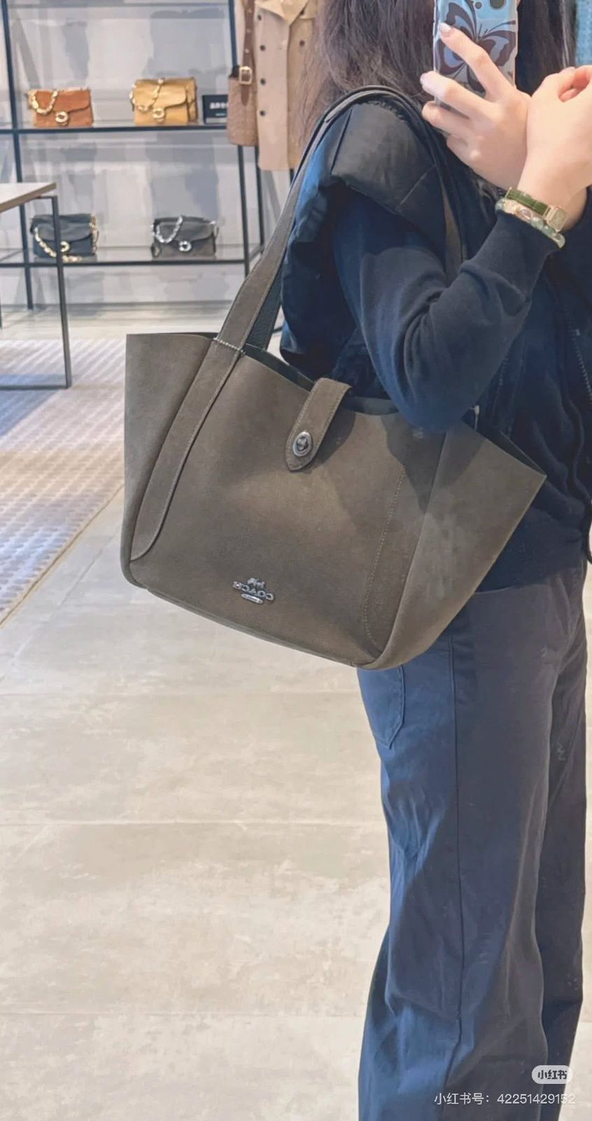 COACH HADLEY TURNLOCK TOTE BAG