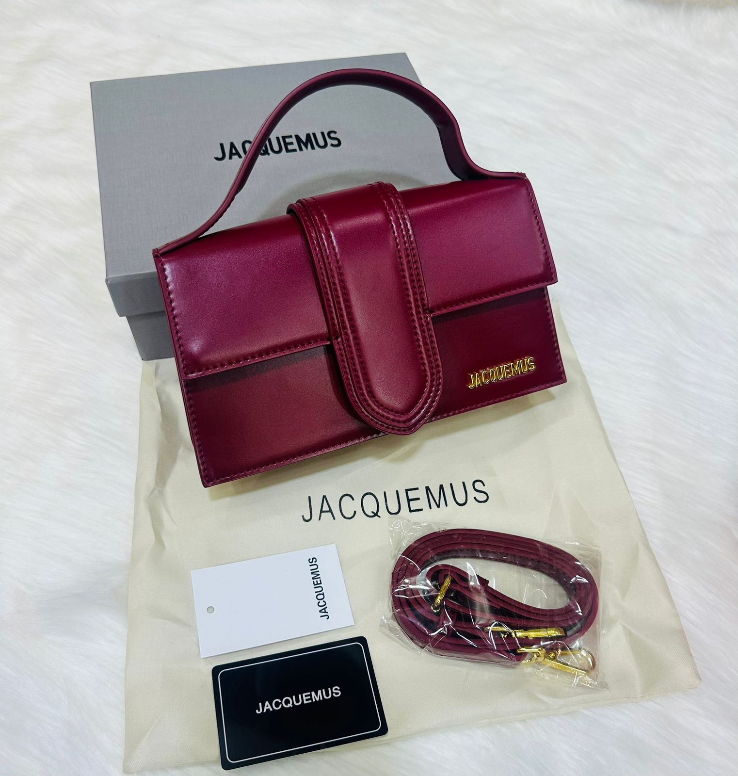 JACQUEMUS
LE GRAND BAMBINO