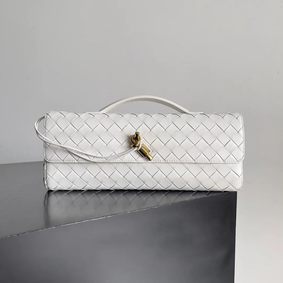 BOTTEGA VENETA ANDIAMO LONG CLUTCH