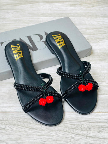ZARA🍒 FLATS