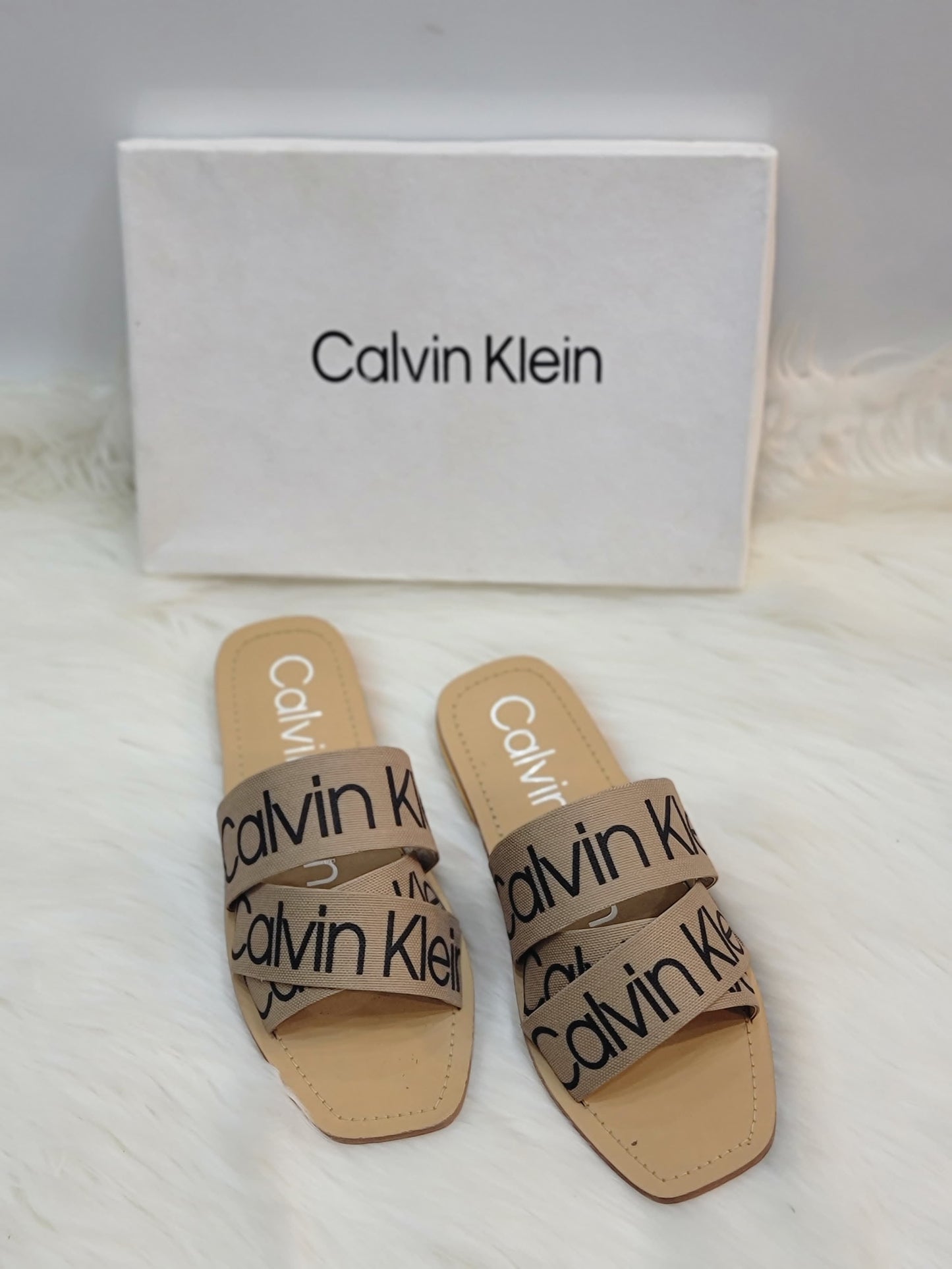 CALVIN KLEIN SLIPPERS