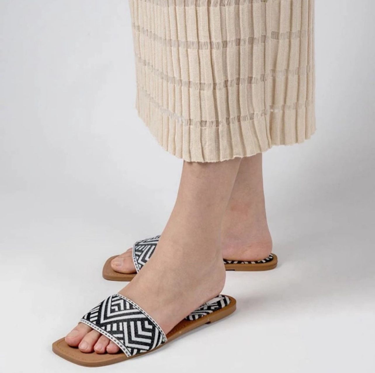 ZARA ZEBRA FLAT