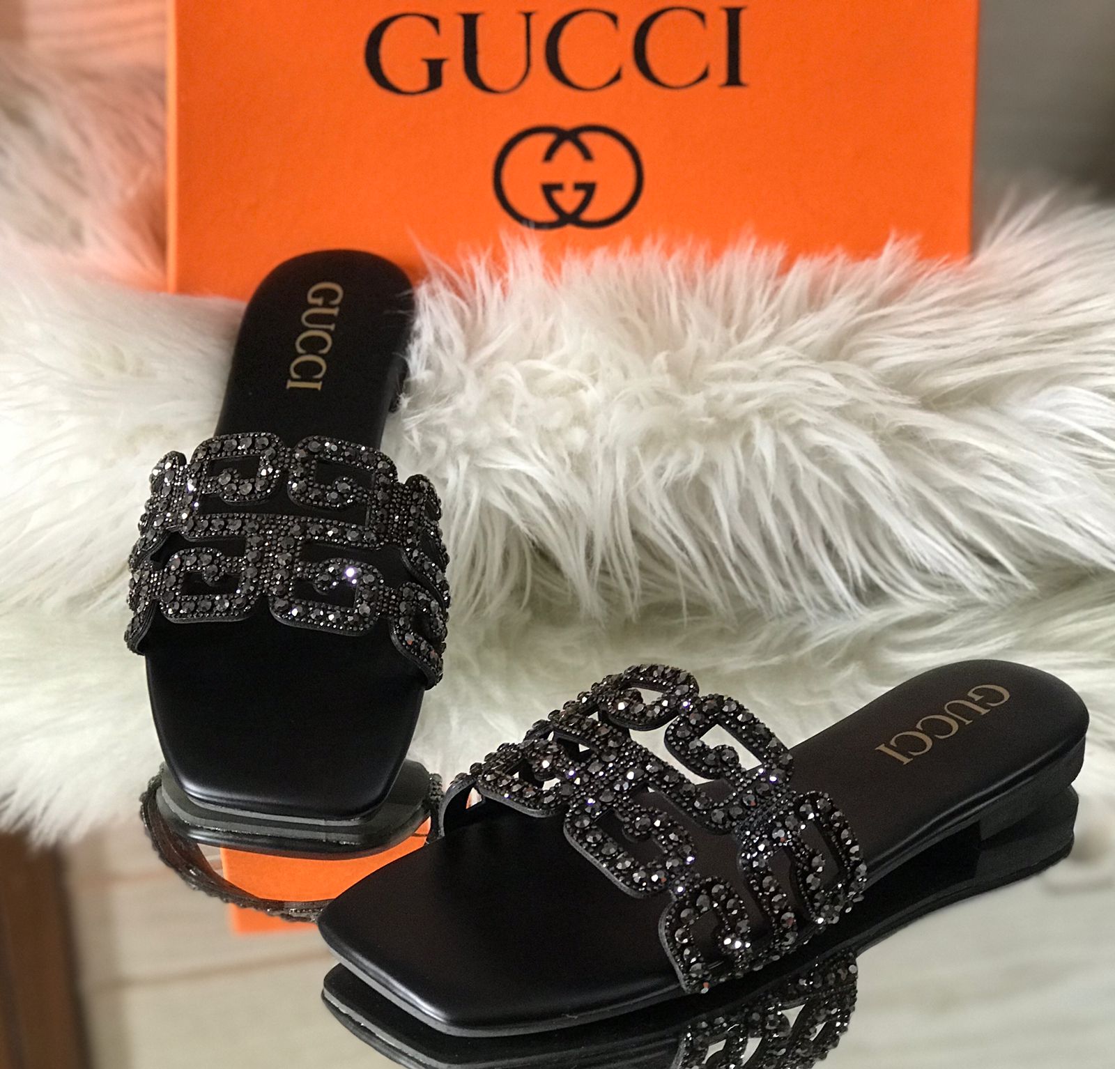 GUCCI SLIPPERS