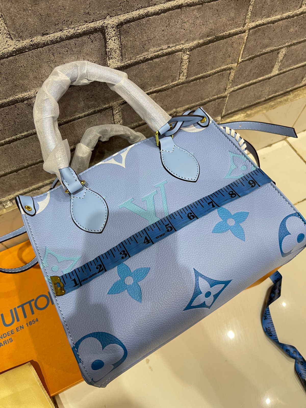 LOUIS VUITTON ON-THE-GO PM