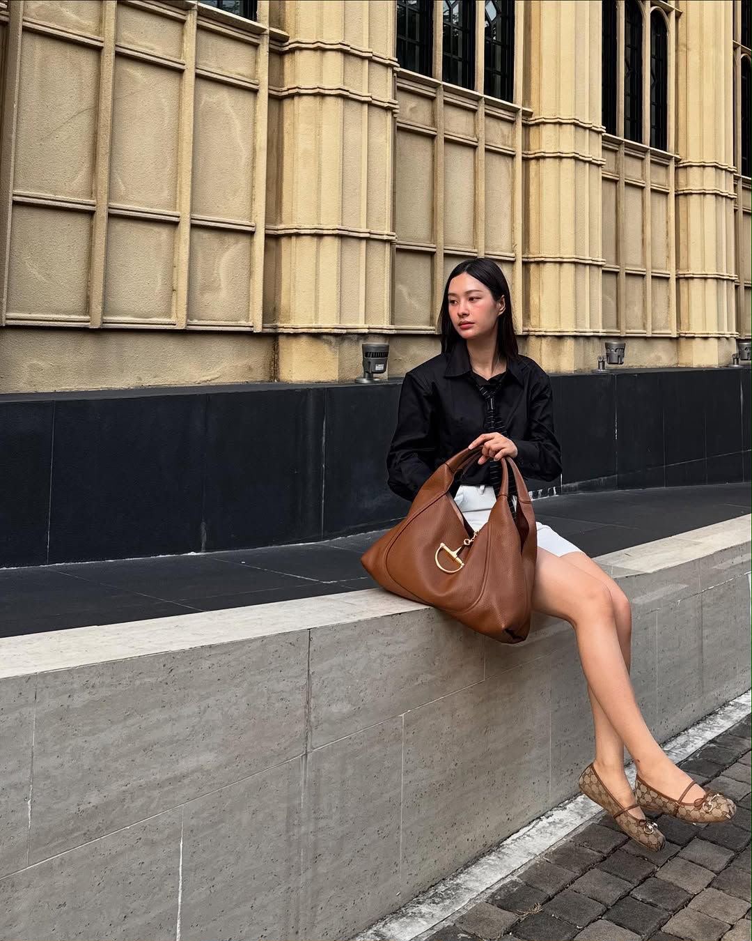GUCCI
SOFTBIT MAXI SHULDER BAG