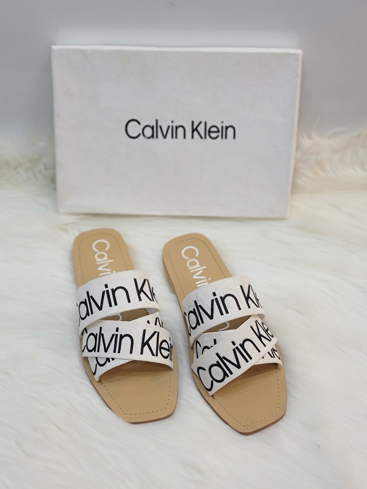 CALVIN KLEIN SLIPPERS