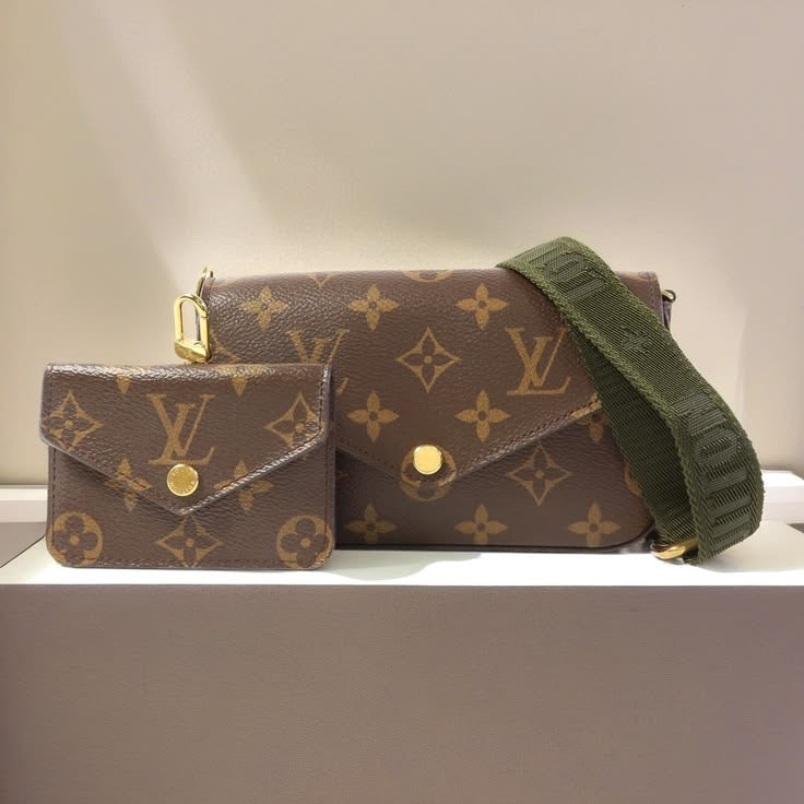 LOUIS VUITTON FELICIE STRAP MONOGRAM BAG
