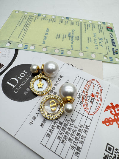 Dior New front and back CD mother of pearl earring