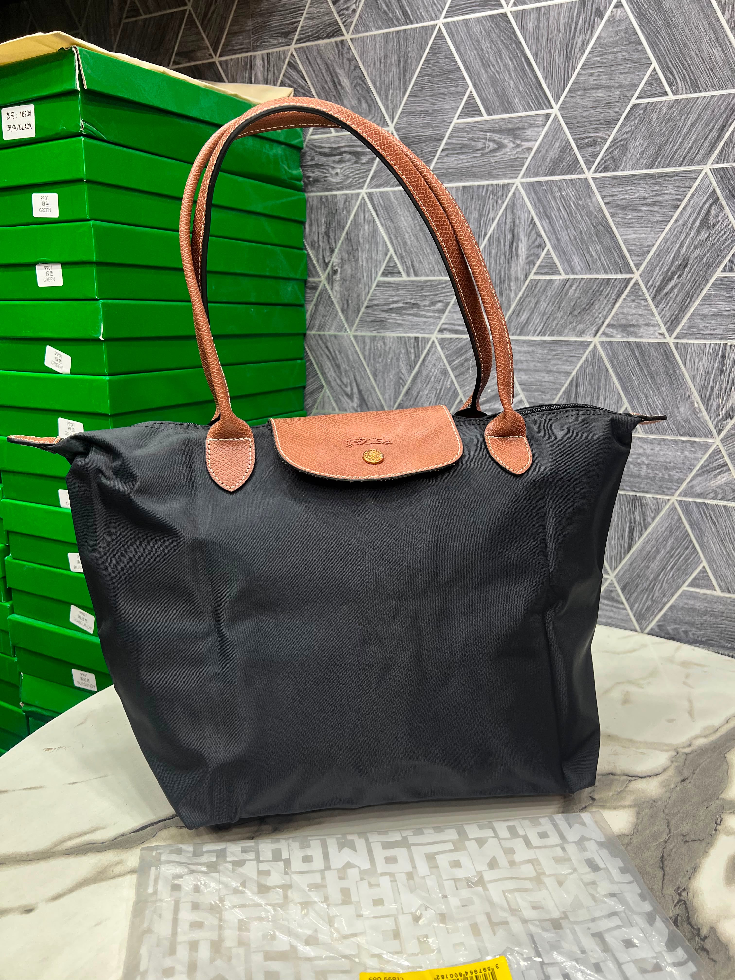 LONG CHAMP MEDIUM TOTE BAG
