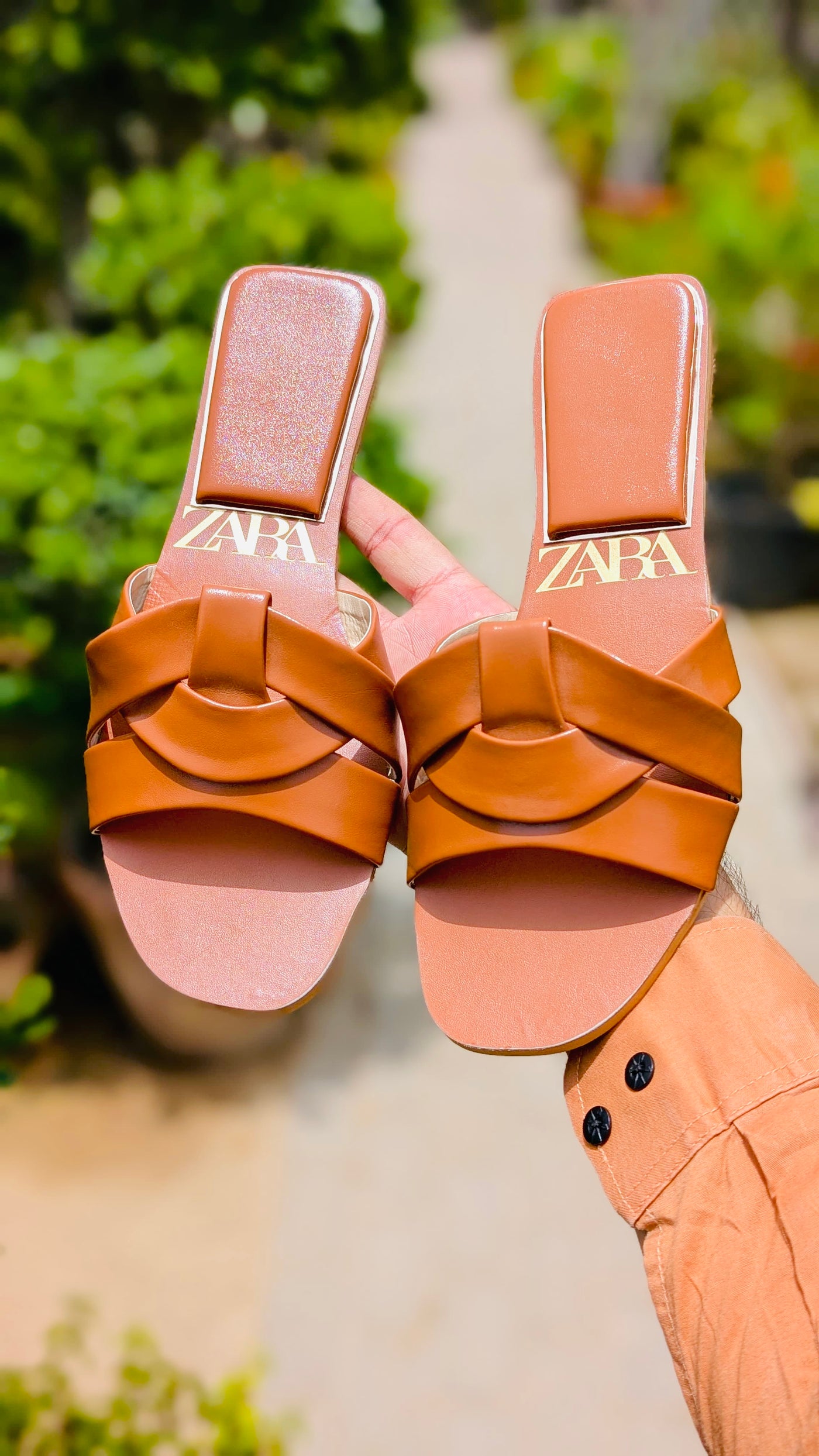 ZARA FLAT