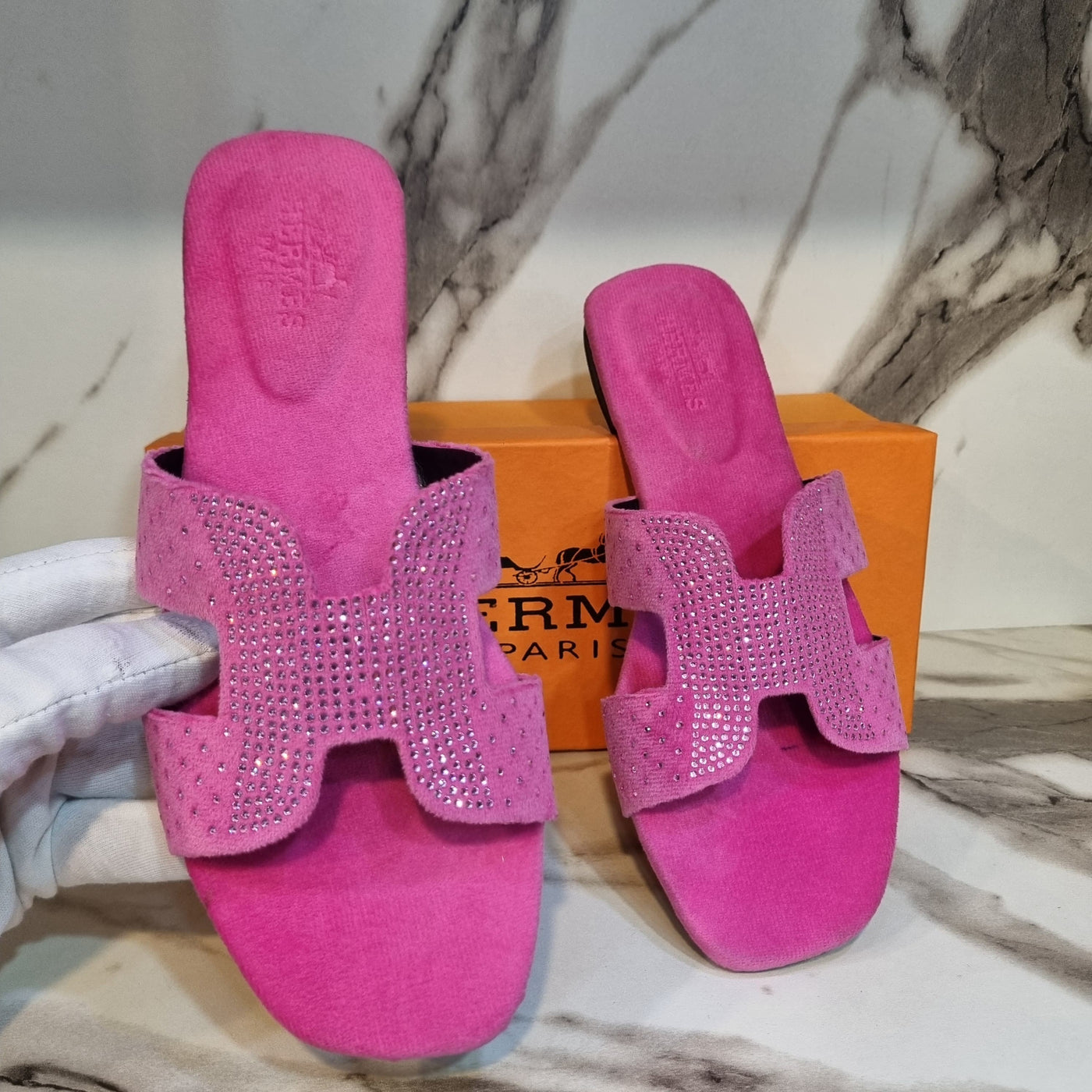 Hermes stone flat
