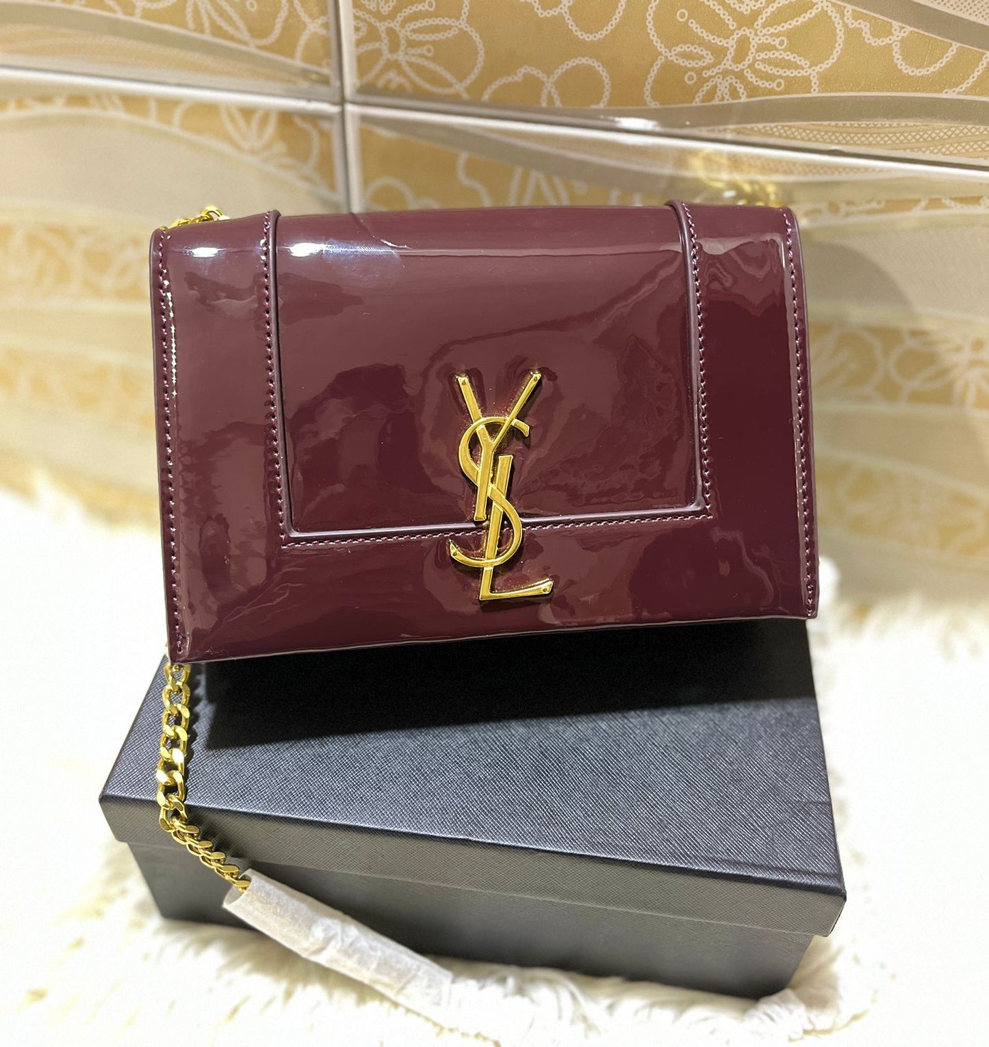 SAINT LAURENT
KATE SMALL YSL CROSSBODY BAG