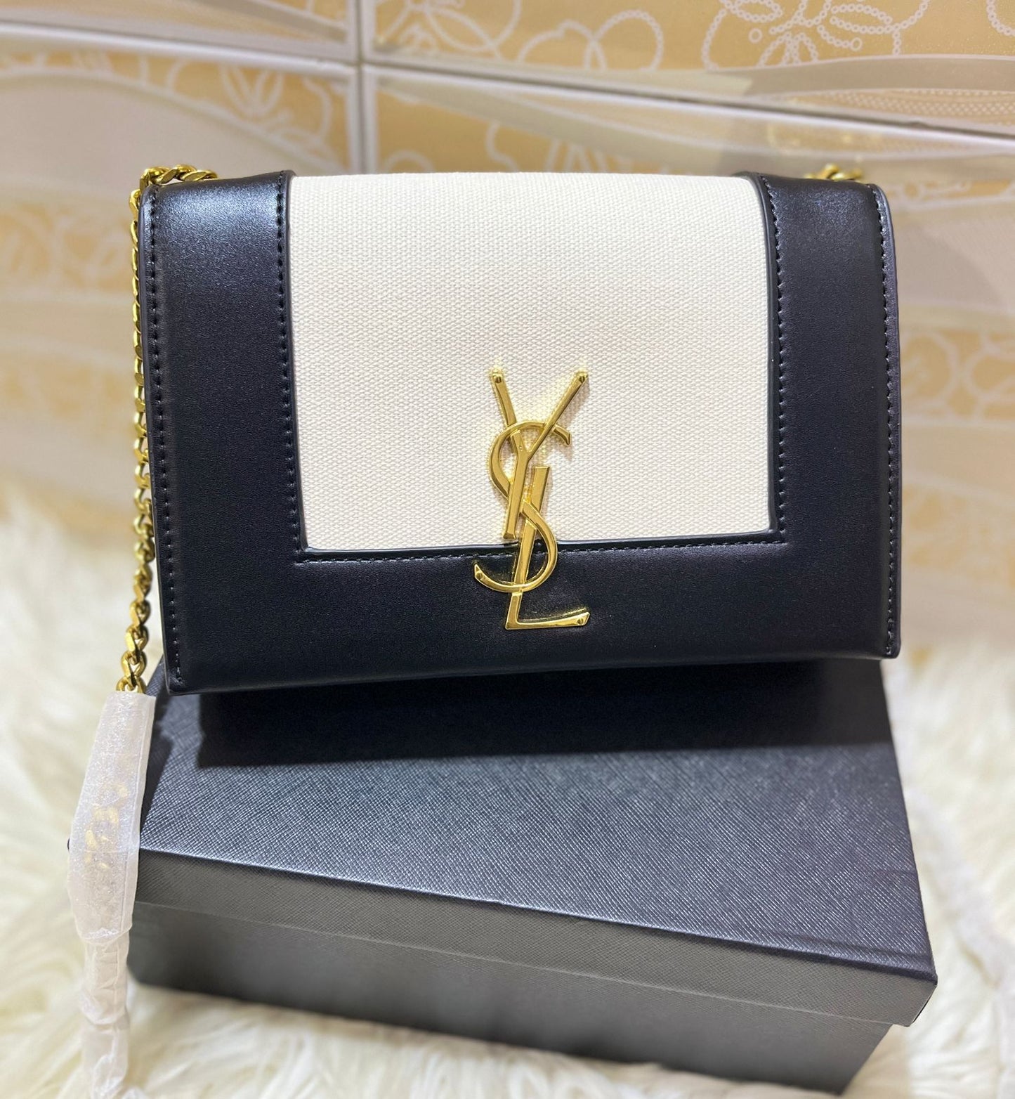 SAINT LAURENT
KATE SMALL YSL CROSSBODY BAG