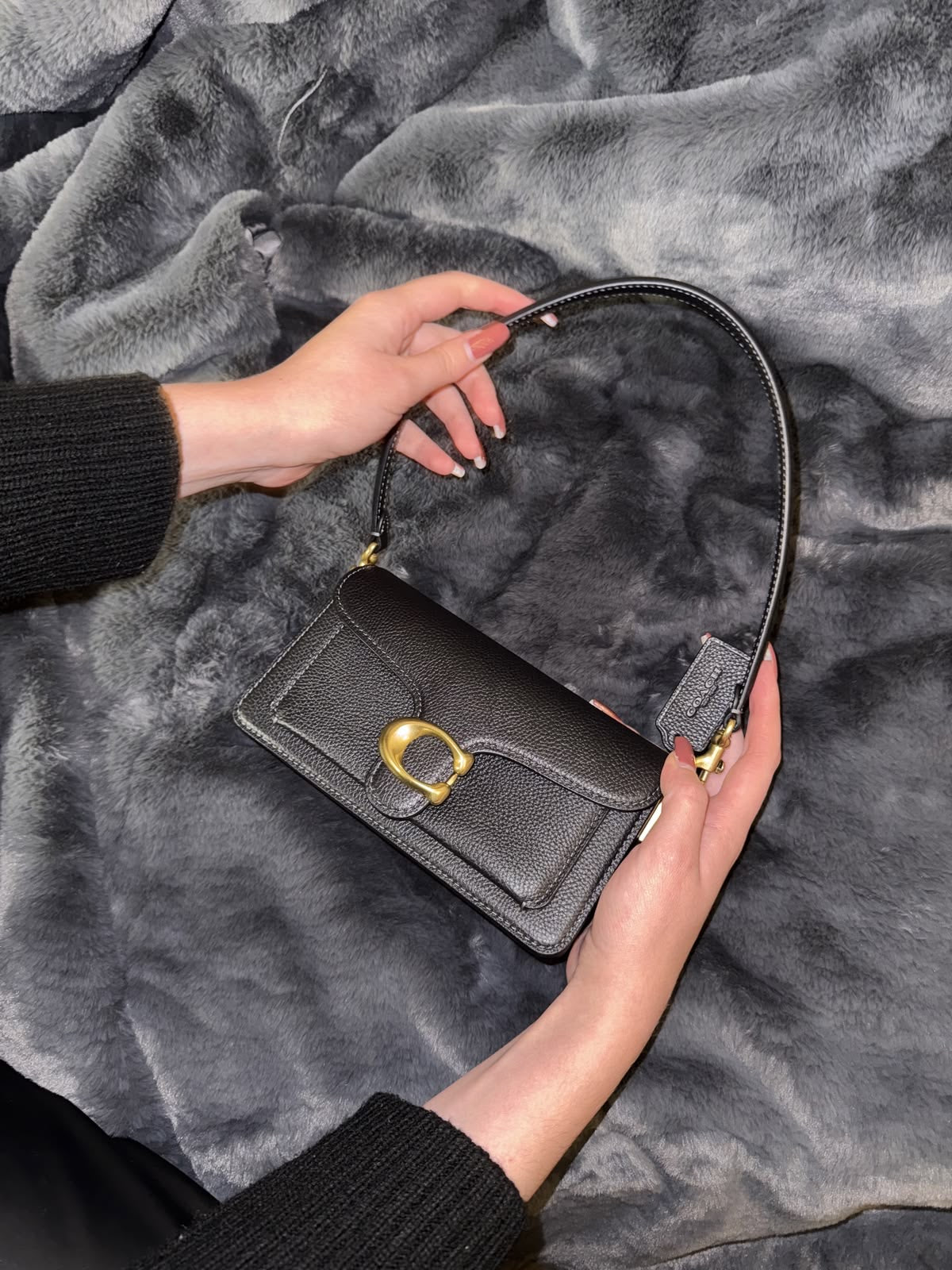 COACH TABBY 20 SHULDER BAG