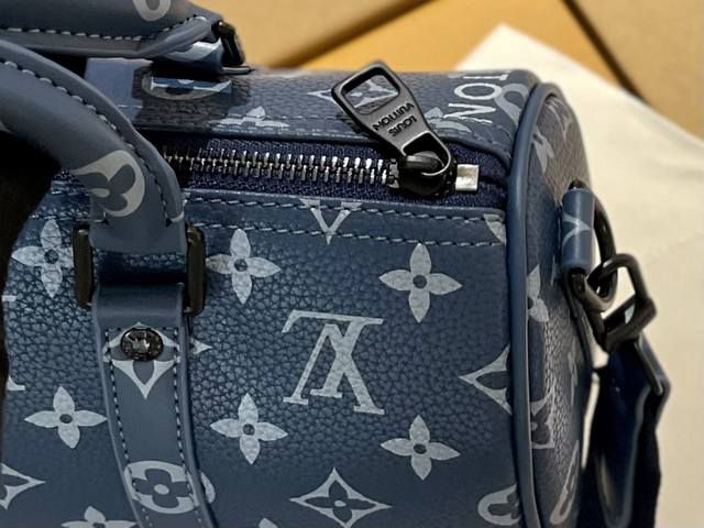 LOUIS VUITTON KEEPALL BANDOULIERE HANDBAG