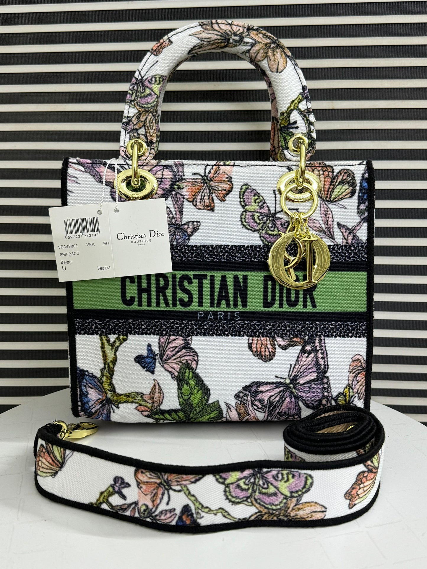 CHRISTIAN DIOR 
MEDIUM LADY D-LITE BAGS