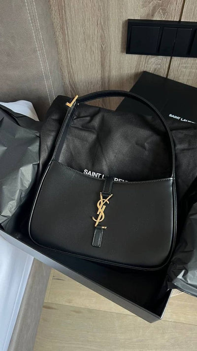 SAINT LAURENT SHOULDER BAGS