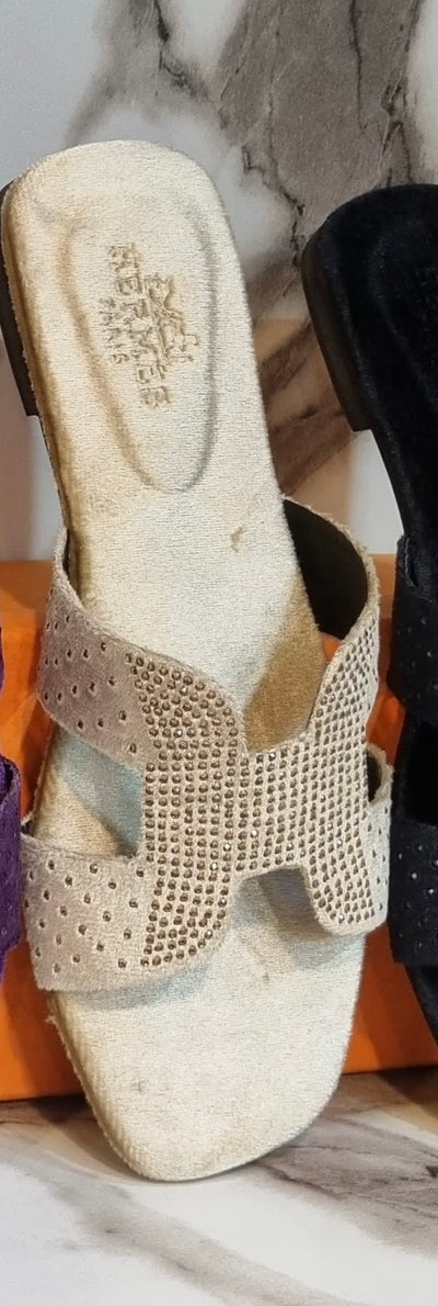 Hermes stone flat