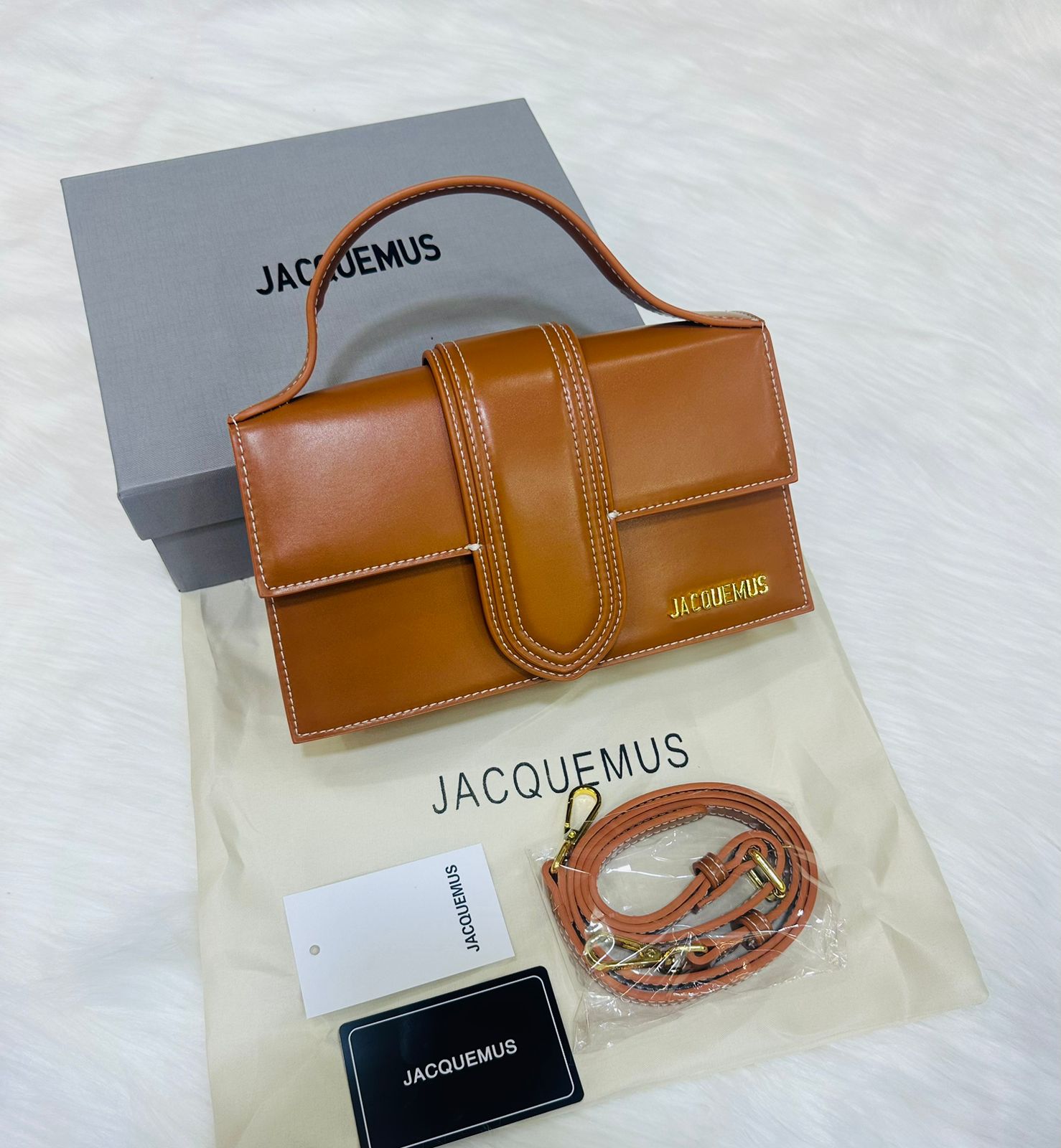 JACQUEMUS
LE GRAND BAMBINO