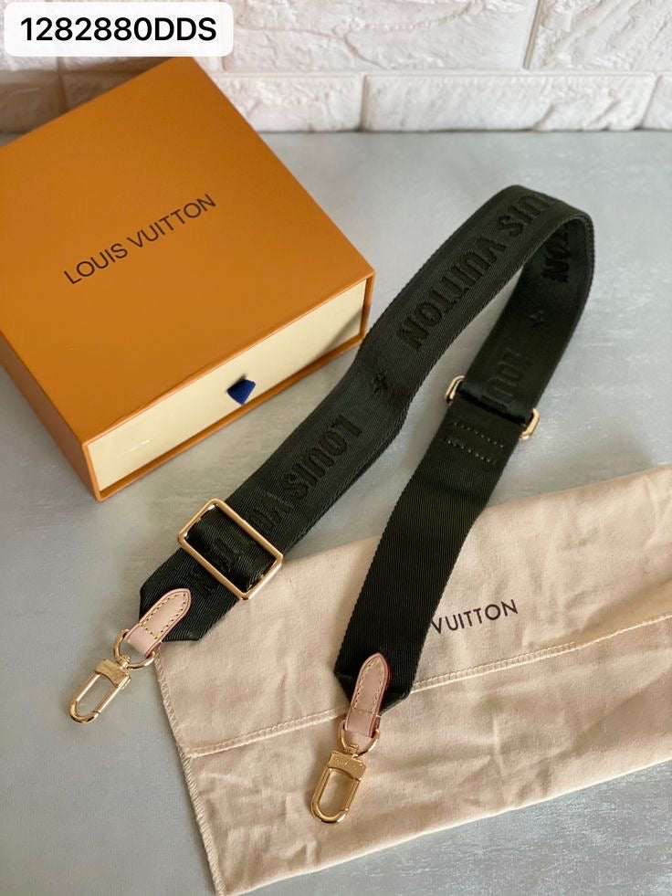 LOUIS VUITTON FELICIE STRAP MONOGRAM BAG