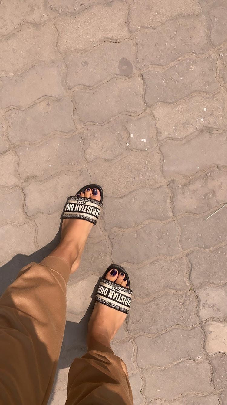 DIOR FLATS