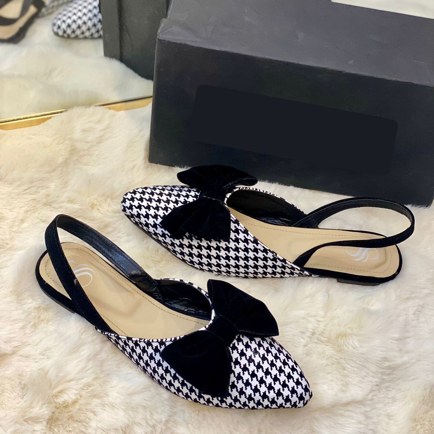 HOUNDSTOOTH MULES