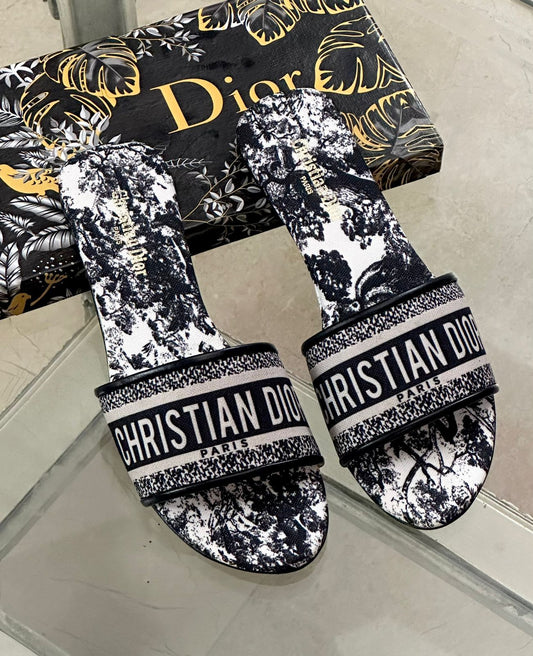 DIOR SLIPPERS