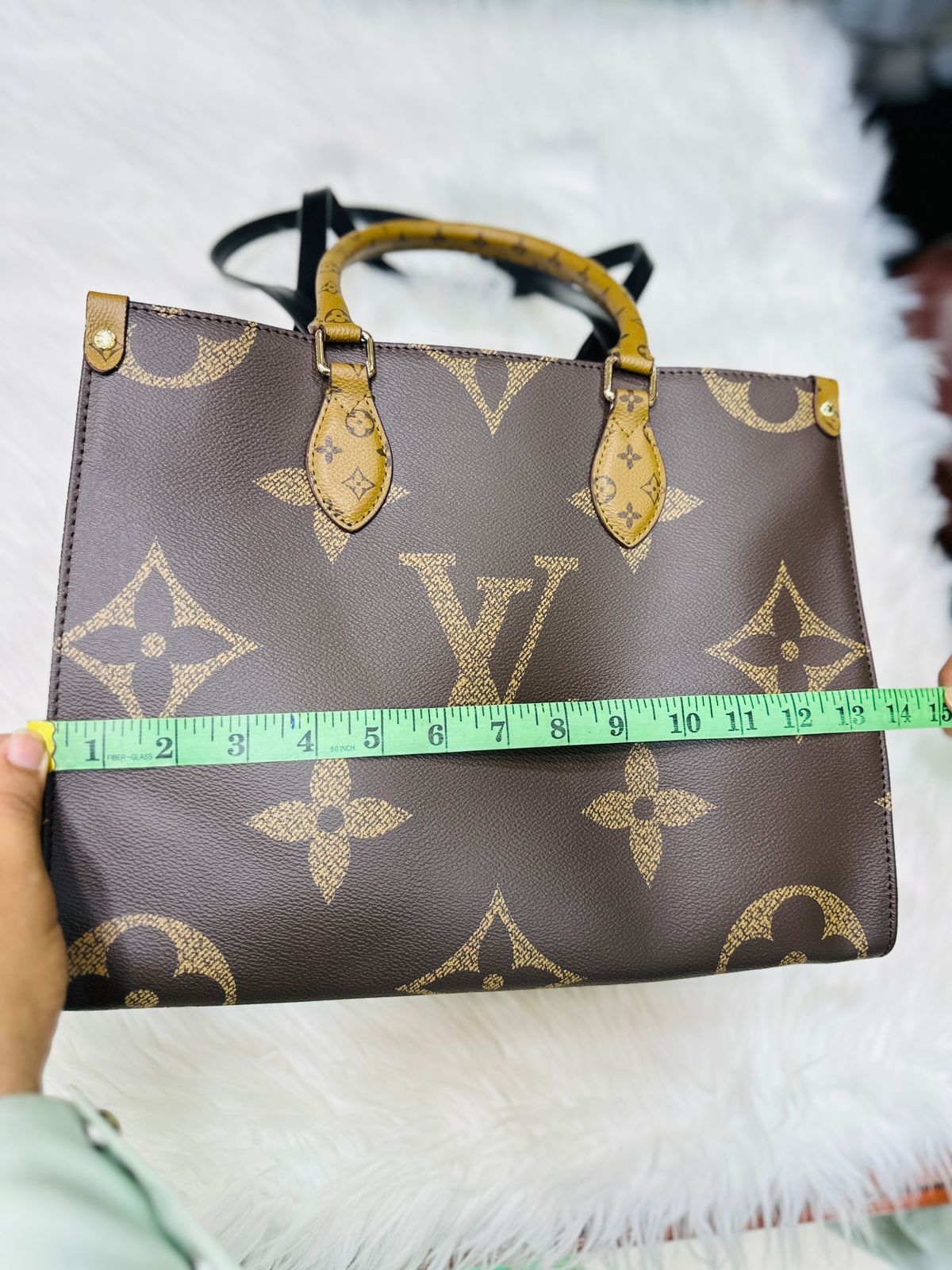 LOUISE VUITTON ONTHEGO MM