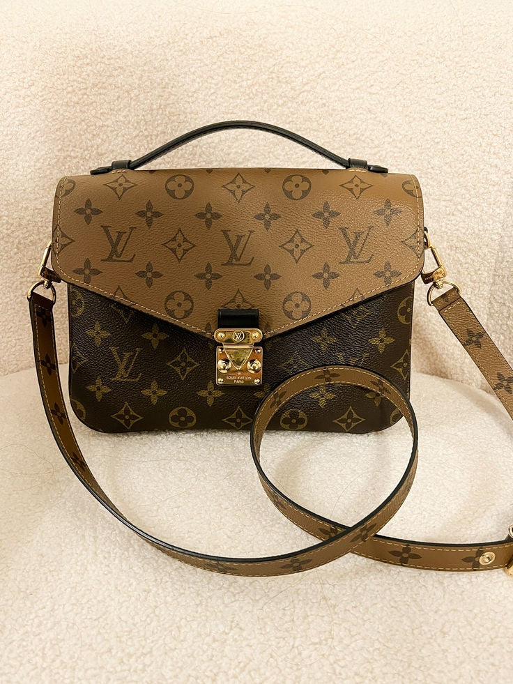 LOUISE VUITTON POCHETTE MÉTIS BAGS