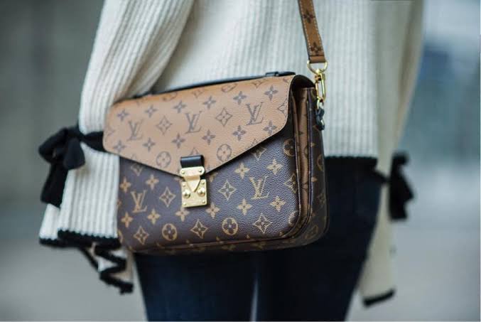 LOUISE VUITTON POCHETTE MÉTIS BAGS