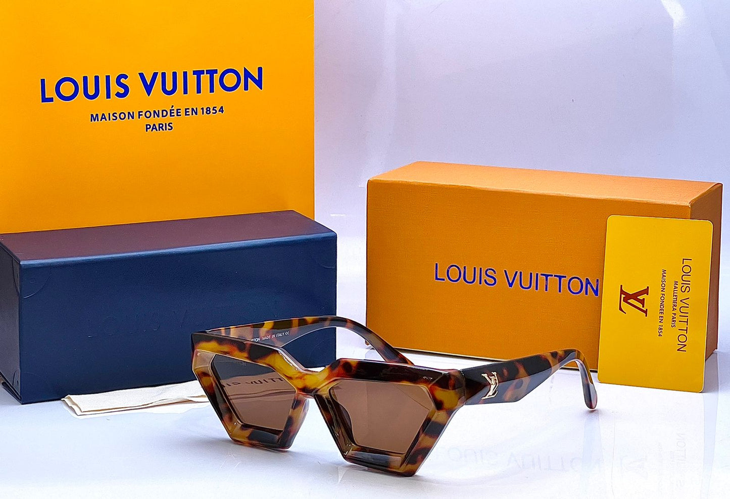 LOUISE VUITTON SUNGLASSES LADIES MODEL