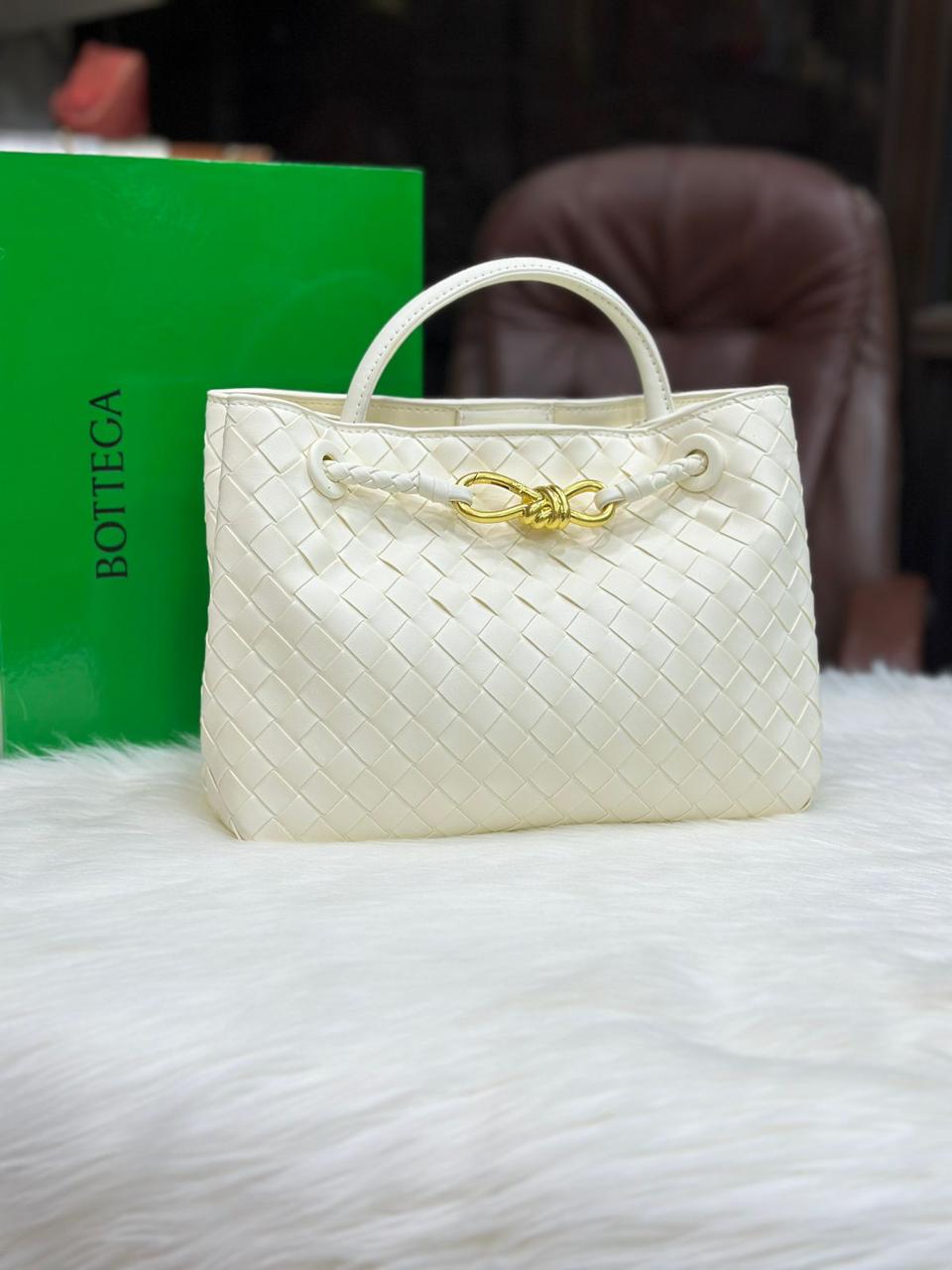 BOTTEGA VENETA ANDIAMO BAG