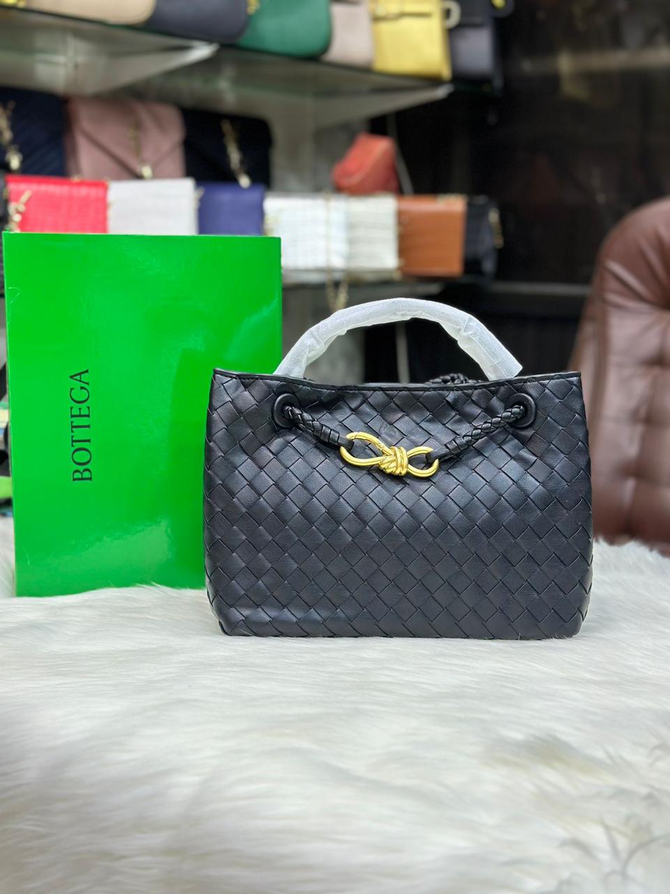 BOTTEGA VENETA ANDIAMO BAG