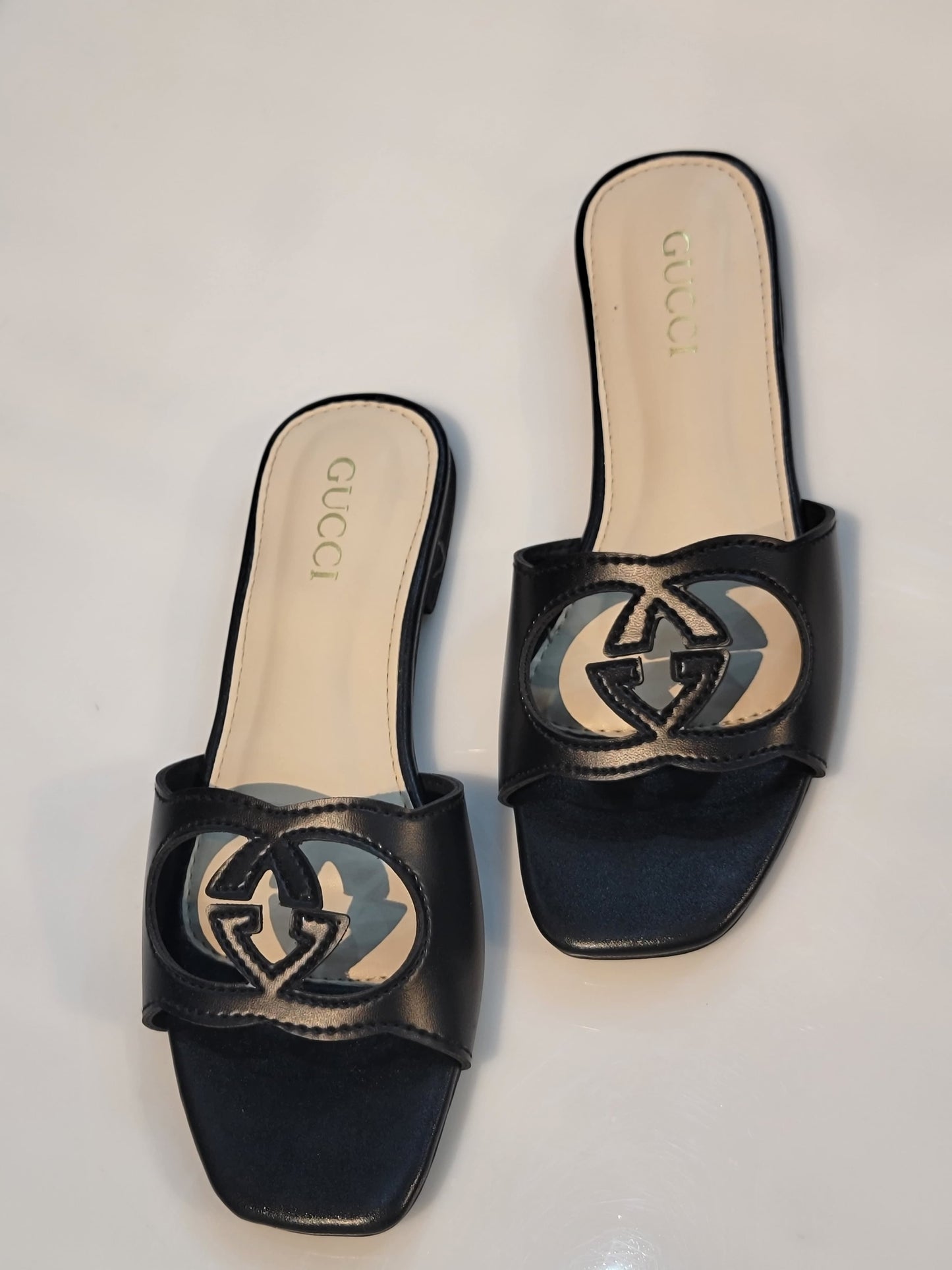 GUCCI CUT FLAT