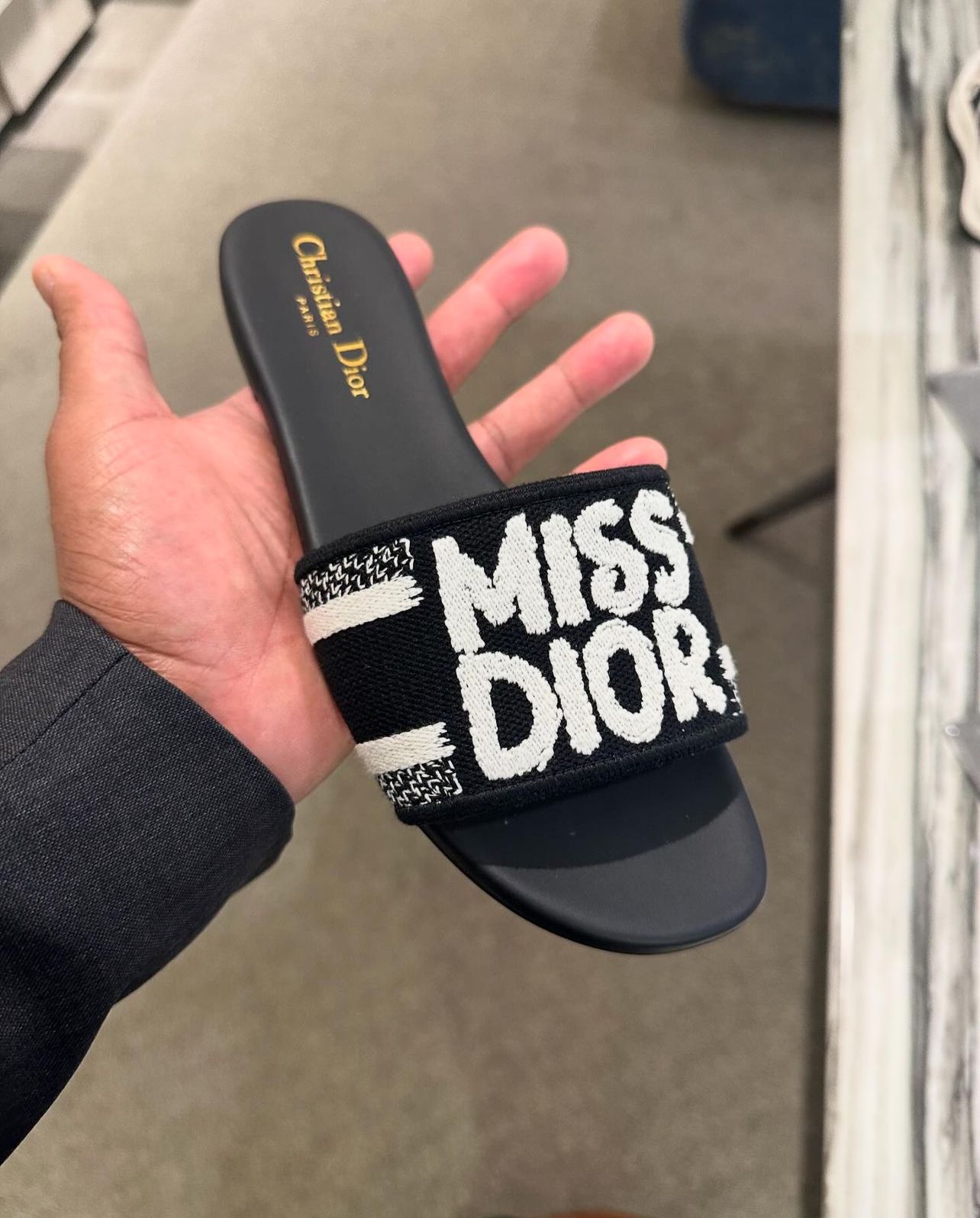 MISS DIOR SLIDES