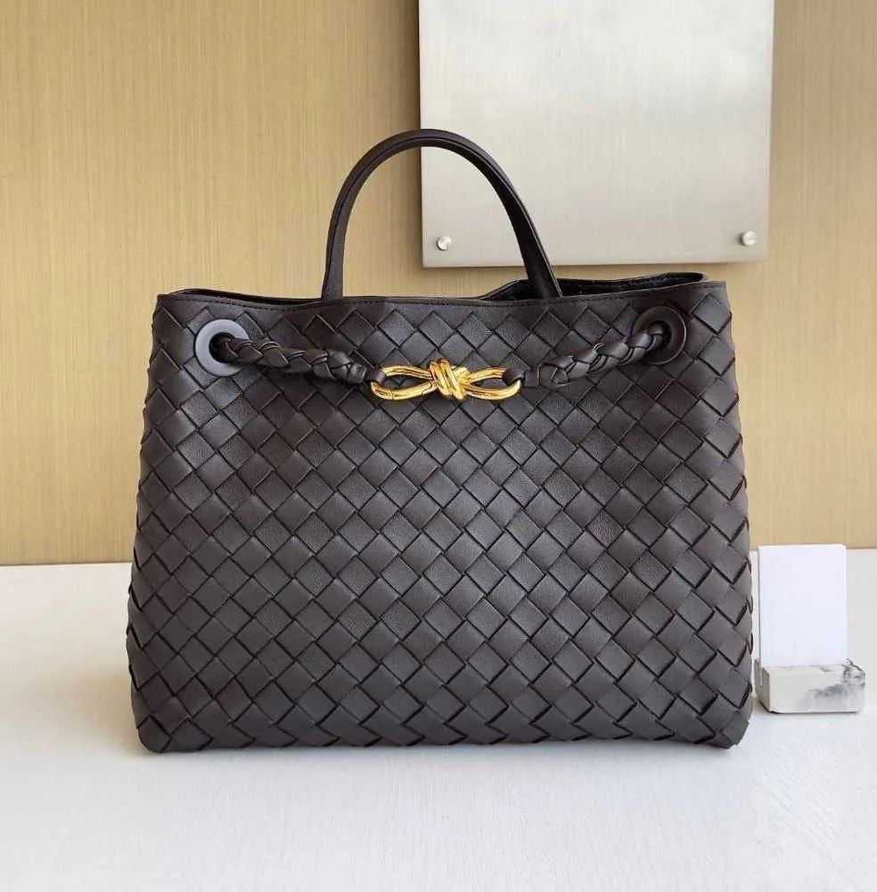 BOTTEGA VENETA ANDIAMO BAG