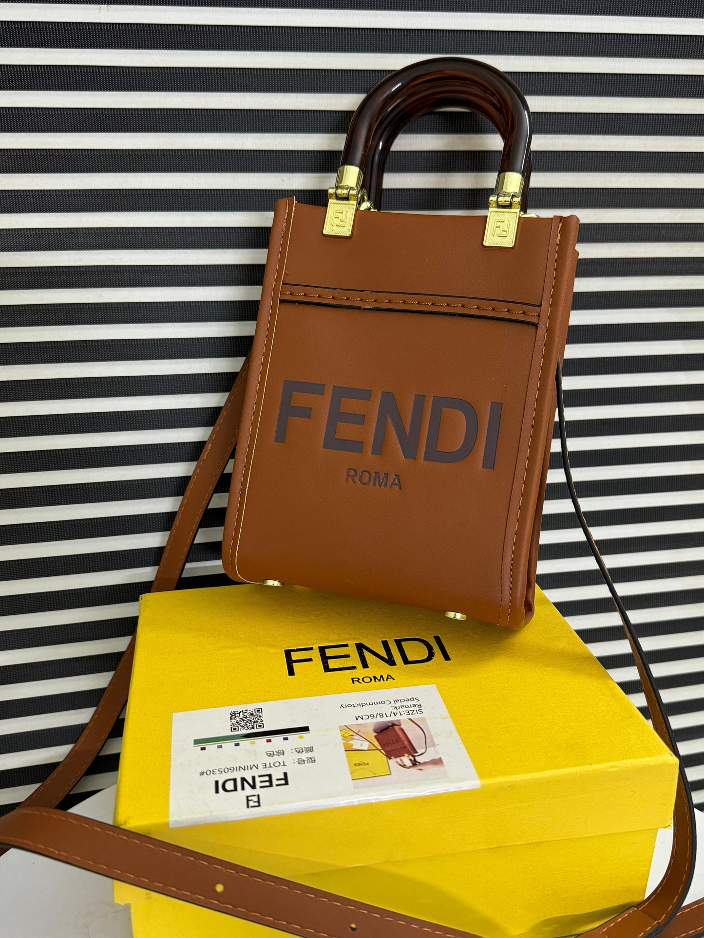 FENDI
MINI SUNSHINE SHOPPER 
BROWN LEATHER MINI-BAG